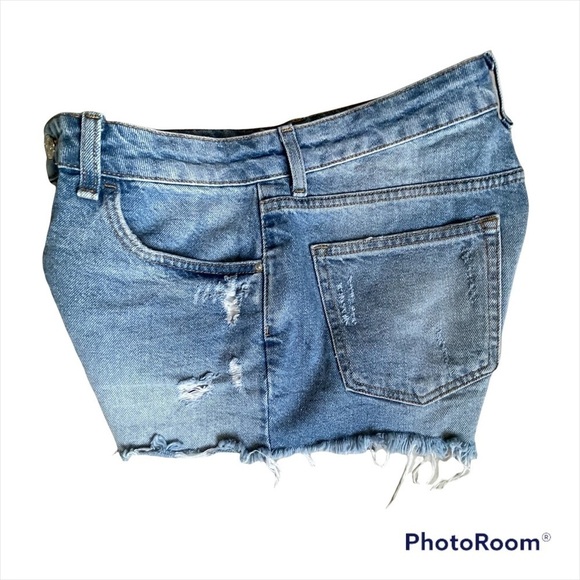 FOREVER 21 CUTOFF JEAN SHORTS Size 27 - Picture 3 of 4